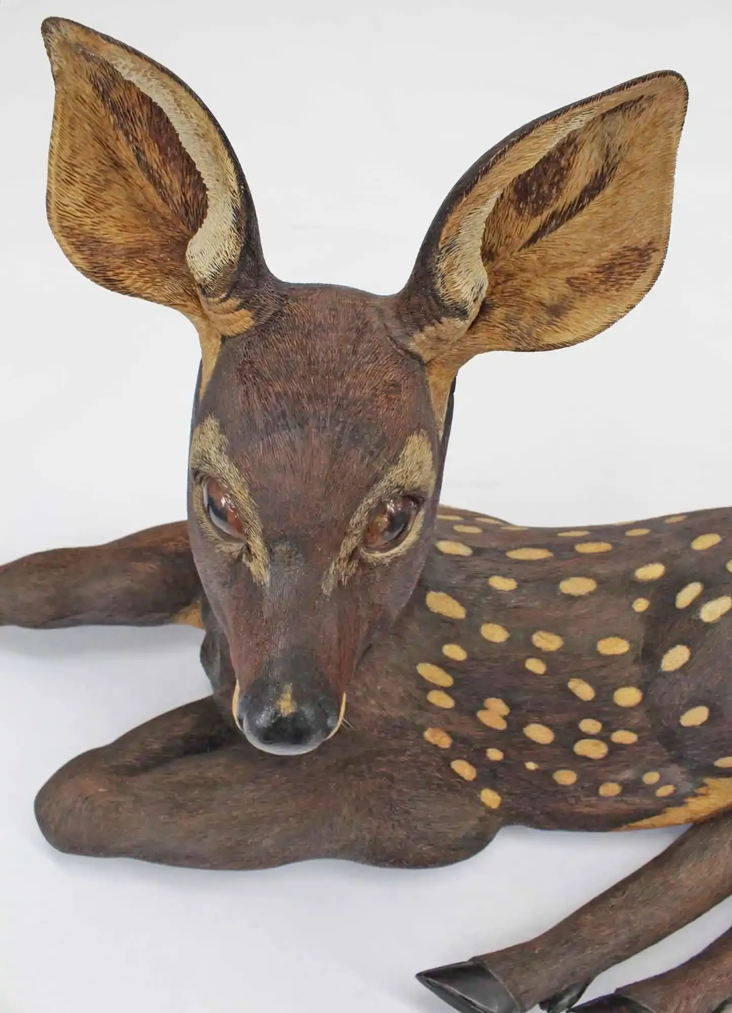deer doe fawn woodcarving sculpture